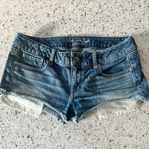 American Eagle women’s denim shorts